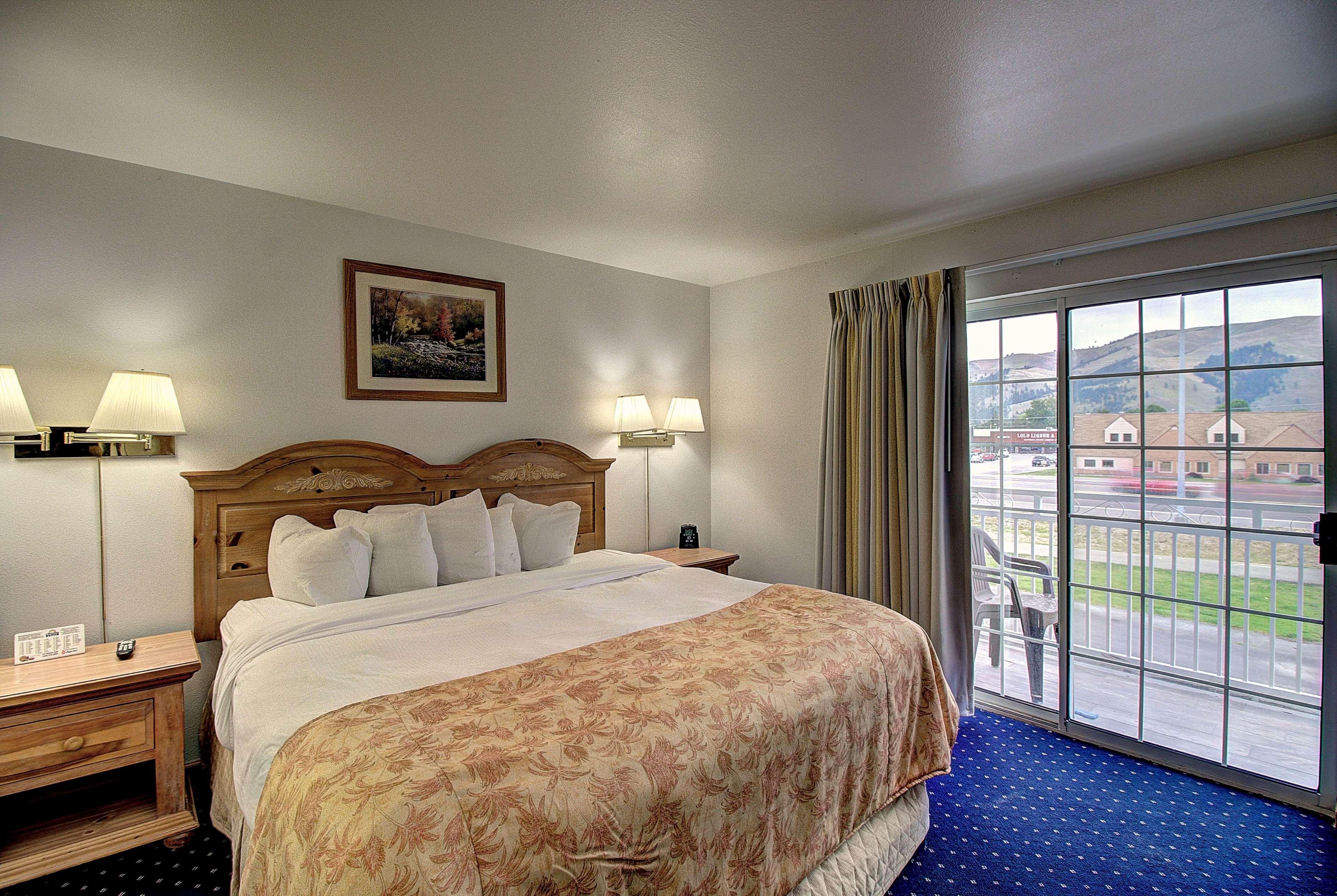 Days Inn & Suites By Wyndham Lolo Ngoại thất bức ảnh